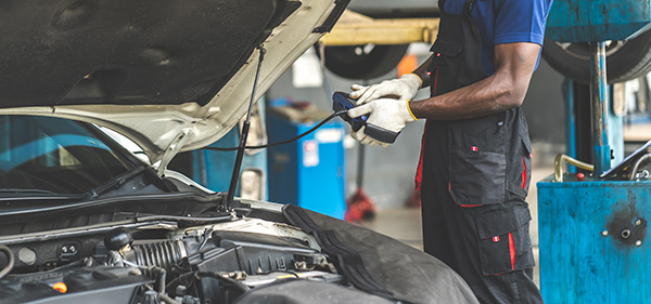 How Does Throttle Body Cleaning Help With Engine Idle Issues?